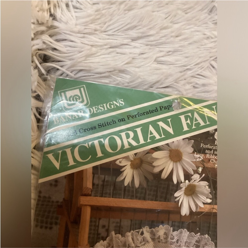 Banar Designs Victorian Fan counted cross stitch with perforated paper - Picture 2 of 5